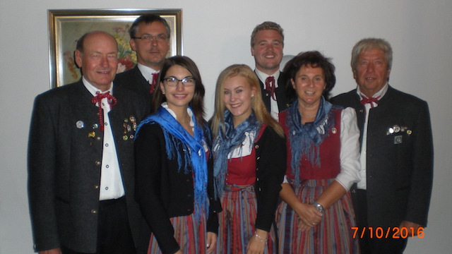 Die Klassensieger des Anfagsschießens v. l.: Günther Sperrer, Andi Demmelmair, Alexandra Heimerl, Lisa Prechtl, Tobias Sperl, Ingrid Öttl und Albert Romstädter 