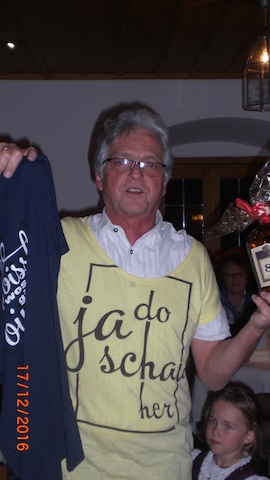 Alois Fritzenwenger versteigerte mit vollem Elan